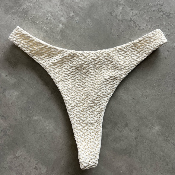 Monday Swimwear Cream Crotchet Capri Thong Bottom Size Medium - Picture 2 of 7